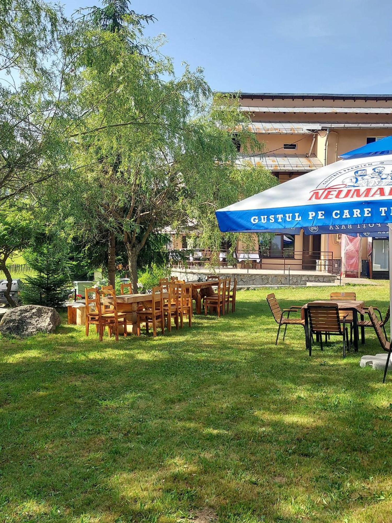 Pensiunea La Taverna Traisteni Exterior photo