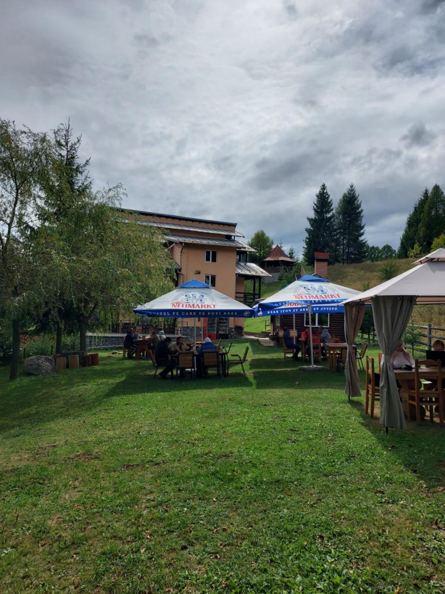 Pensiunea La Taverna Traisteni Exterior photo