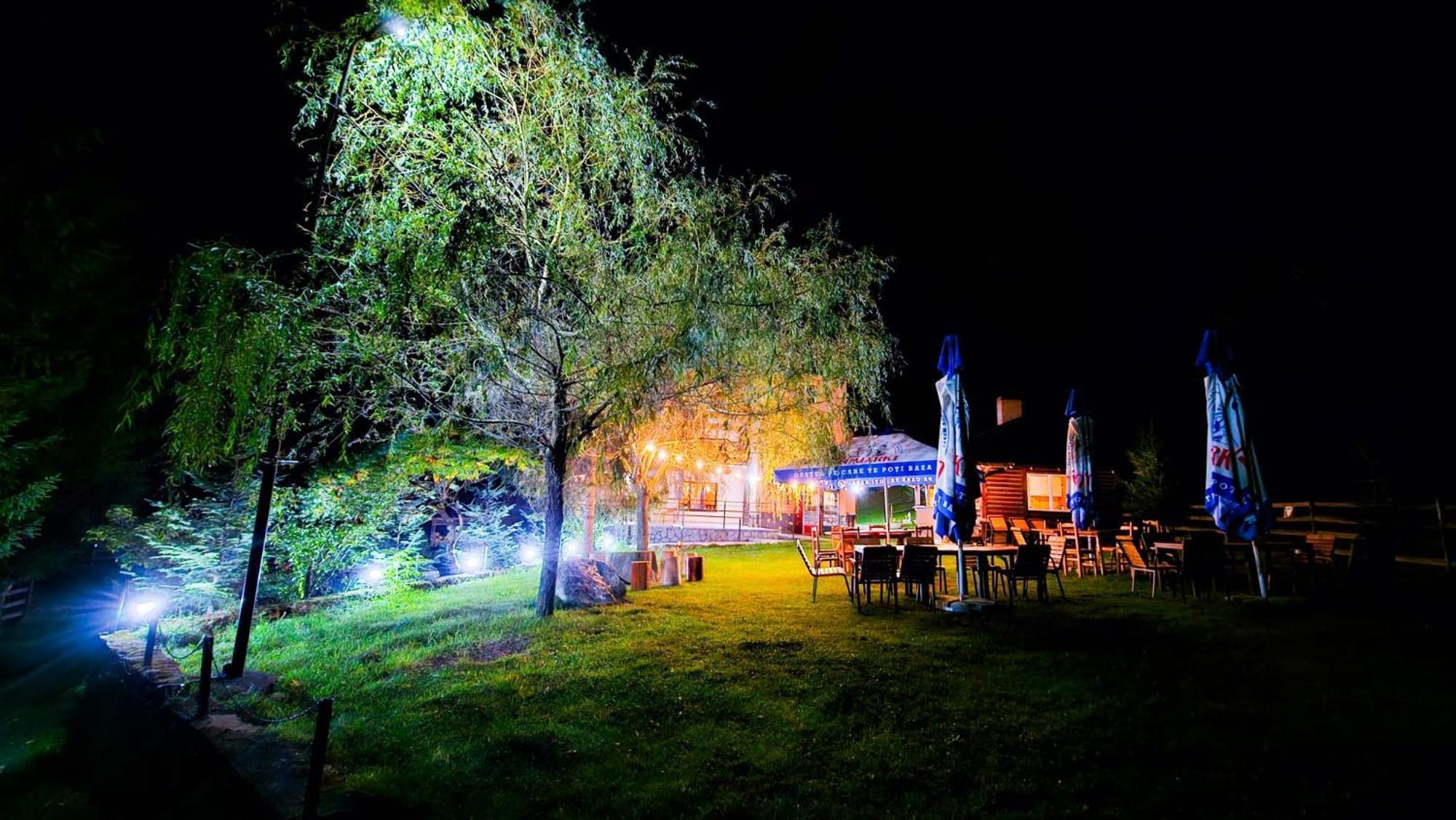 Pensiunea La Taverna Traisteni Exterior photo